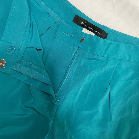 three e-m-a Pants - Teal casual shorts